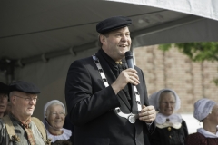 Nunspeet - Eibertjesdag Foto burgemeester van de Weerd in boerenoutfit. (fotoBramvandeBiezen)