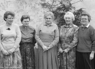 Vandaag 25 jaar geleden ” Wij zijn geen ouderwetse breiclub “ De hervormde vrouwenvereniging Nunspeet