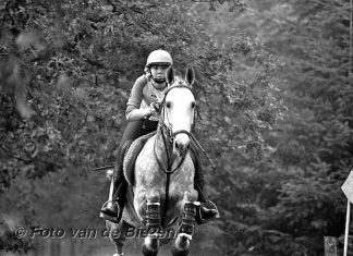 Kroonprins Willem Alexander vijfde bij cross NRJV Willem Alexander