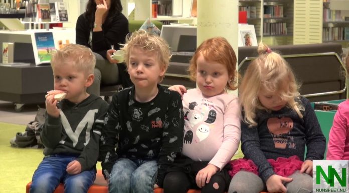 Burgemeester leest voor ‘Ssst! De tijger slaapt’