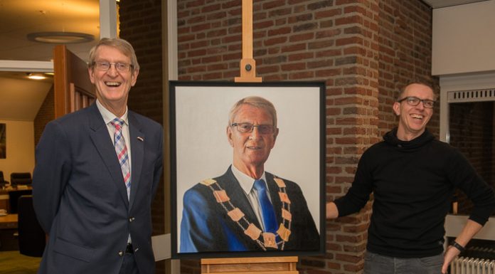 Onthulling portret oud-burgemeester Van Hemmen