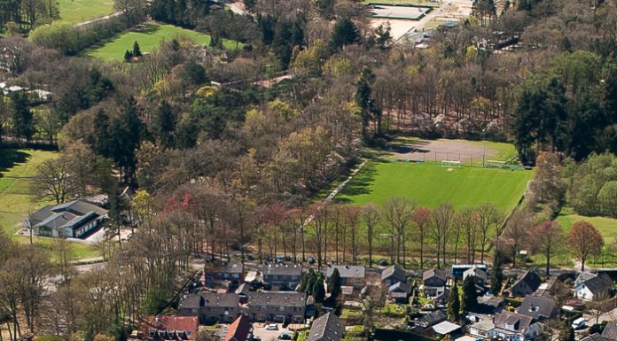 Voetbalvereniging Vierhouten krijgt een hybride speelveld