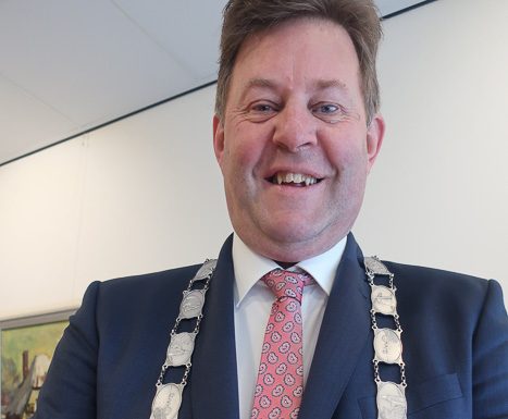 Nieuwe ambtsketen burgemeester Nunspeet
