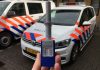 Bestuurder met ontbloot bovenlijf over de A-28