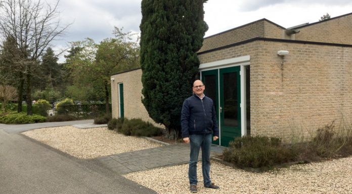 Aula op de begraafplaats in Elspeet voldoet niet meer aan de eisen van deze tijd