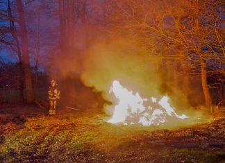 Politie zoekt getuigen na brandstichtingen