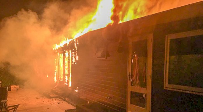 Stacaravan volledig uitgebrand