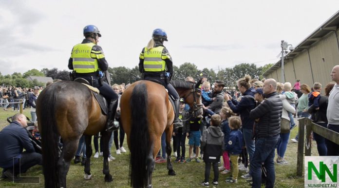 Verkeerschaos op de Lepelingen door open dag van de Bereden Politie