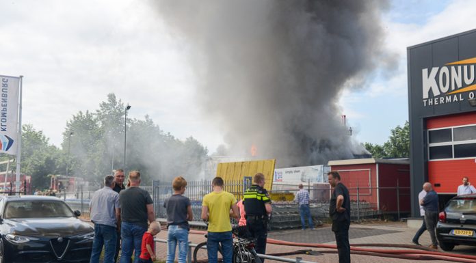 Grote uitslaande brand bij Stella fietsen