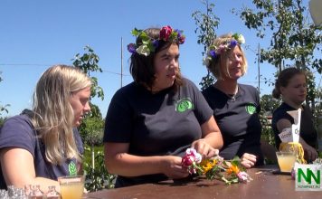 Hulpboeren in actie op De Grote Wiede