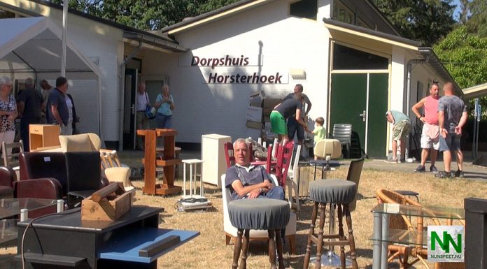 Volop handel op de rommelmarkt in Vierhouten