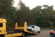 Bestelbus van de weg geplukt en in beslag genomen
