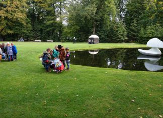 Kleuters op bezoek bij het Kröller Müller Museum