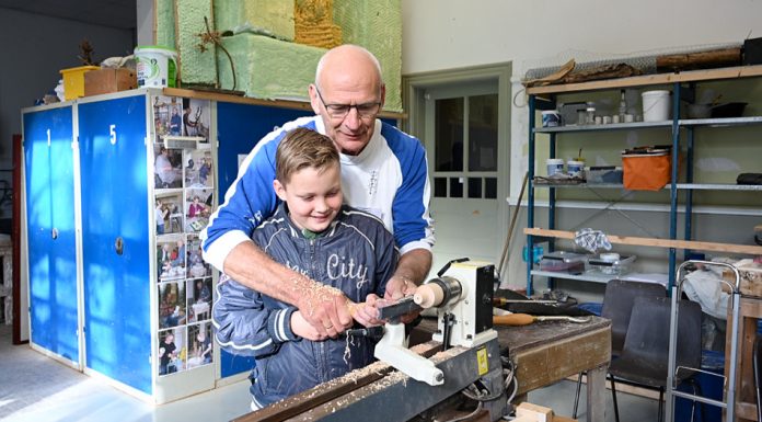Houtdraaien bij de Vrije Academie