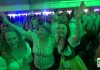 Lederhosen en dirndls bij groot feest op de Markt