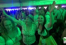 Lederhosen en dirndls bij groot feest op de Markt