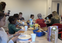 Leerlingen ontbijten met de burgemeester