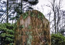 Houten grafzerken dreigen verloren te gaan