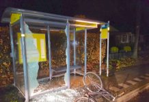 Bushokje na avondje stappen vernield