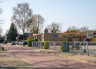Keerlus bij school in Elspeet