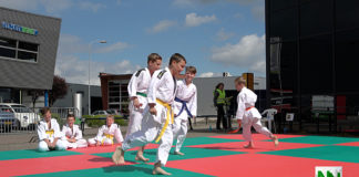 Jonge sporters mogen de mat weer op