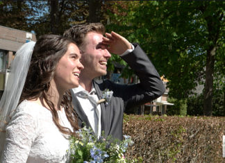 Bruidsparen bezoeken woonlocatie de Klokkenberg