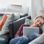 Bibliotheek stel t 100 e-books beschikbaar via ThuisBieb