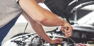 Tijd over? Deze 3 dingen kun je zelf doen aan het onderhoud van je auto