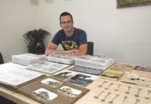 Wilco van den Top verzamelt ansichtkaarten