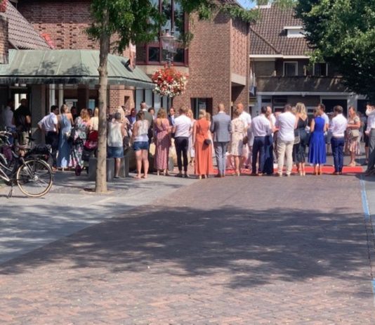 ‘Grapperhausje’ op de bruiloft van wethouder van de Bunte