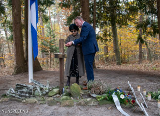 Herdenking bij Lancaster-monument in Hulshorst
