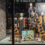 Tussen Sinterklaas en Nieuwjaar krijgt ‘Nunspeet kunstenaarsdorp’ extra aandacht met de WinterLichte etalages