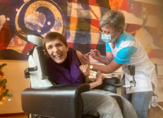 Bewoners en medewerkers woonlocaties InteraktContour Nunspeet ontvangen boosterprik