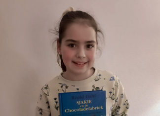 Sophie van Keulen wint de voorleeswedstrijd in Nunspeet