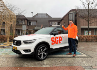 SGP Nunspeet neemt campagneauto in gebruik