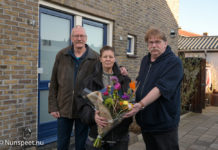 Bloemen voor 800ste facebooklid ,Korea’