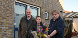 Bloemen voor 800ste facebooklid ,Korea’