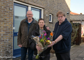 Bloemen voor 800ste facebooklid ,Korea’