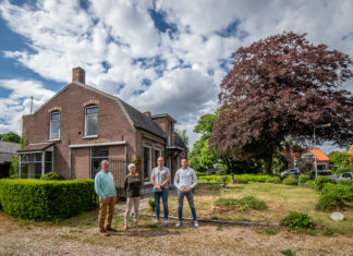 Buurt wil honderd jaar oude woning in Nunspeet redden van de sloop