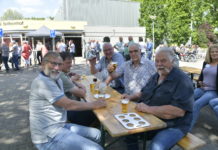 Geslaagde reünie wijk Feithenhof (Korea)