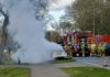 Brand verwoest auto op Elburgerweg