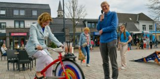 Nunspeet trapt Meimaand Fietsmaand af met loopfietsjes en smoothiefiets
