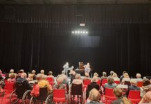 Van den Broek Lohman Fonds Nunspeet bezorgt Nunspeetse ouderen de middag van hun leven