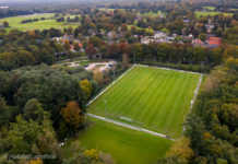 VV Vierhouten innoveert met robotmaaier voor hybride sportveld