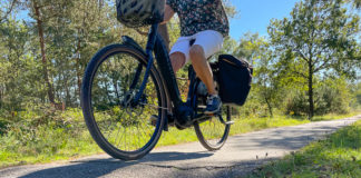 Meer ruimte voor wandelaars, kinderwagens en rolstoelgebruikers langs Stakenbergweg?