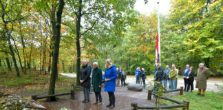 Herdenking van Het Verscholen Dorp: Nieuw Stripverhaal brengt de geschiedenis tot leven