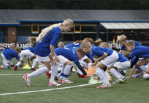 PEC Zwolle voetbalkampen bij vv Nunspeet