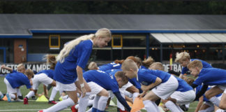 PEC Zwolle voetbalkampen bij vv Nunspeet