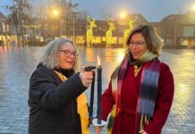 Schrijfactie en fakkelwake Amnestygroep Nunspeet