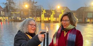 Schrijfactie en fakkelwake Amnestygroep Nunspeet